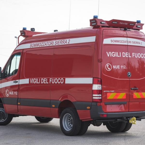 The new vehicle for Underwater and Aquatic Rescue Unit of Rome\'s firefighters
